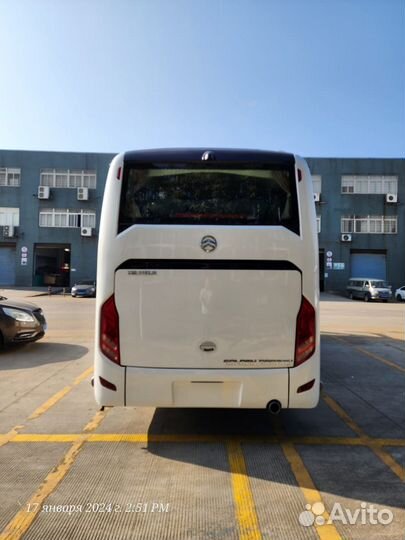 Туристический автобус Golden Dragon XML6952, 2024