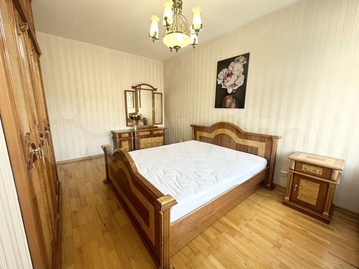 3-к. квартира, 90 м², 4/6 эт.