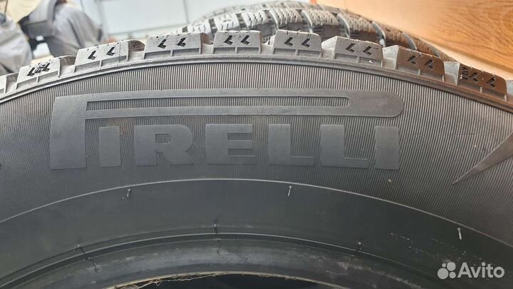 Pirelli Ice Zero 235/55 R17 103T