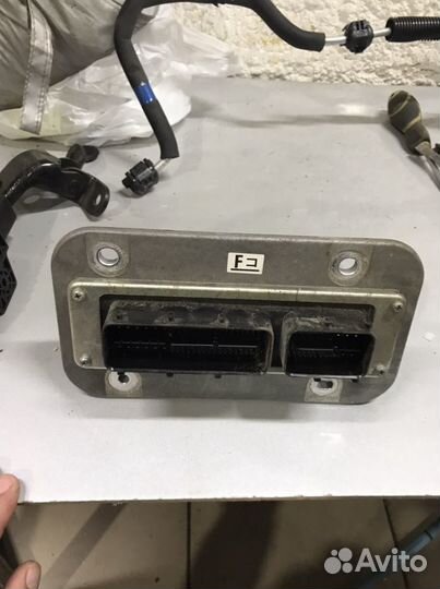 Блок управления двигателем Toyota Land Cruiser 200