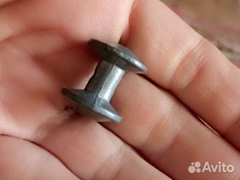 Лапки, шпульки для швейных машин