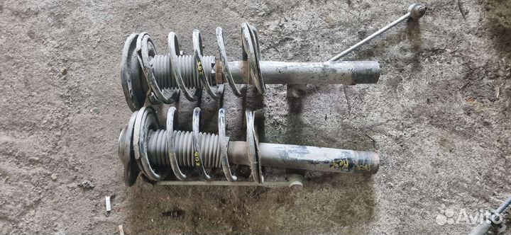 Асортизаторы в сборе на пежо 206