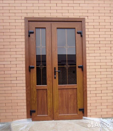 Двери пластиковые с гарантией