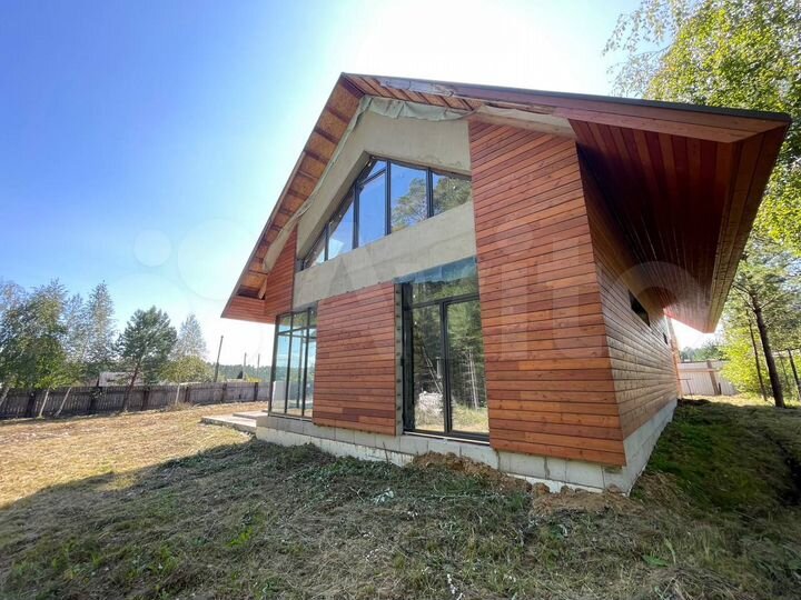 Коттедж 271,1 м² на участке 12 сот.