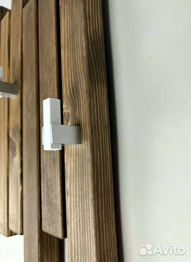 Вешалка настенная деревянная