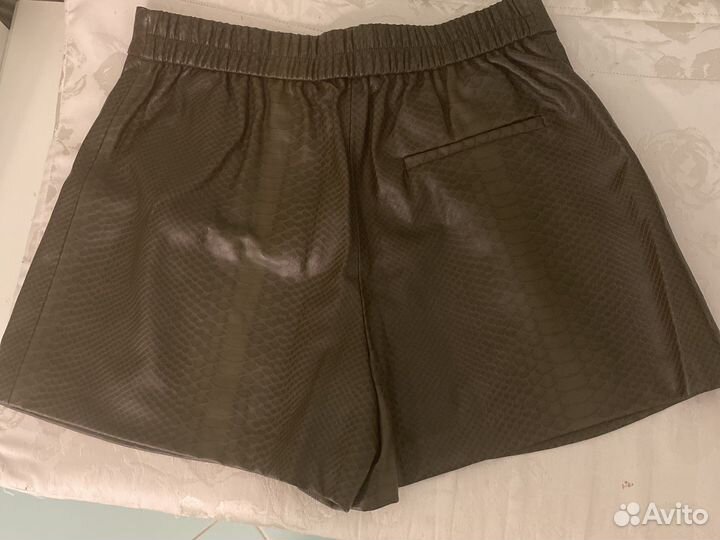 Шорты zara из экокожи размер s