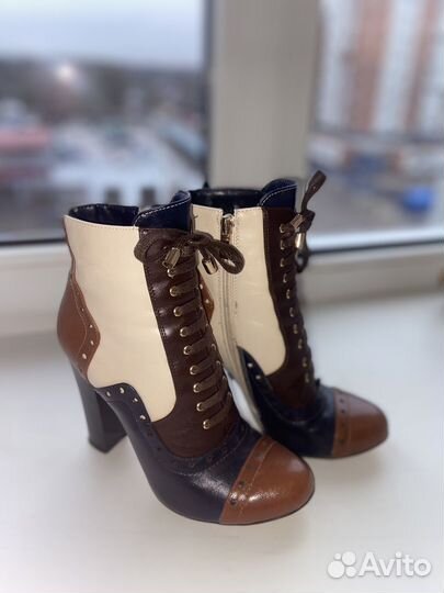 Сапожки женские