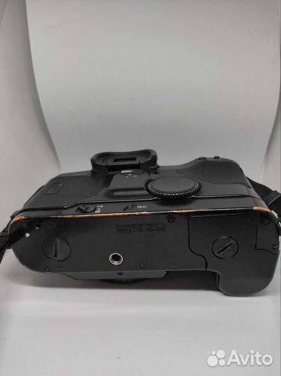 Canon EOS 1N Зеркальный пленочный фотоаппарат