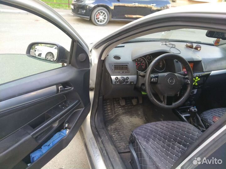 Opel Astra 1.6 МТ, 2008, битый, 175 000 км