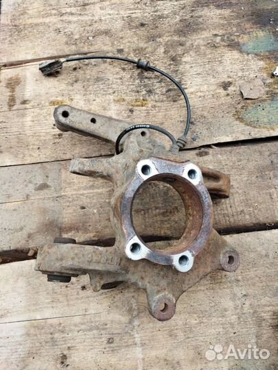 Цапфа левая задняя SsangYong Actyon New