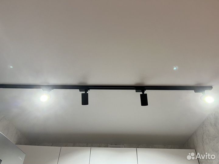 Трековый светодиодный светильник