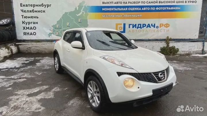 Отражатель в бампер задний правый Nissan Juke (YF15)
