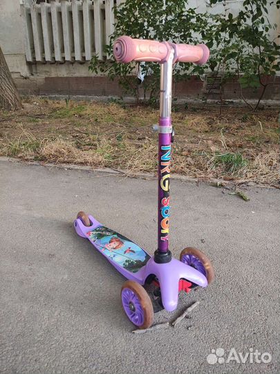 Самокат детский трехколесный со светящимися