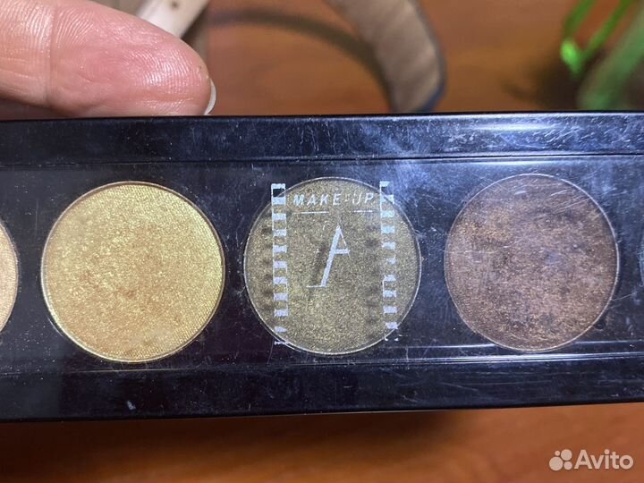 Палитра теней Make up