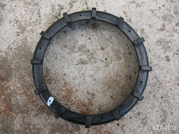 Гайка бензобака 321201375A VAG