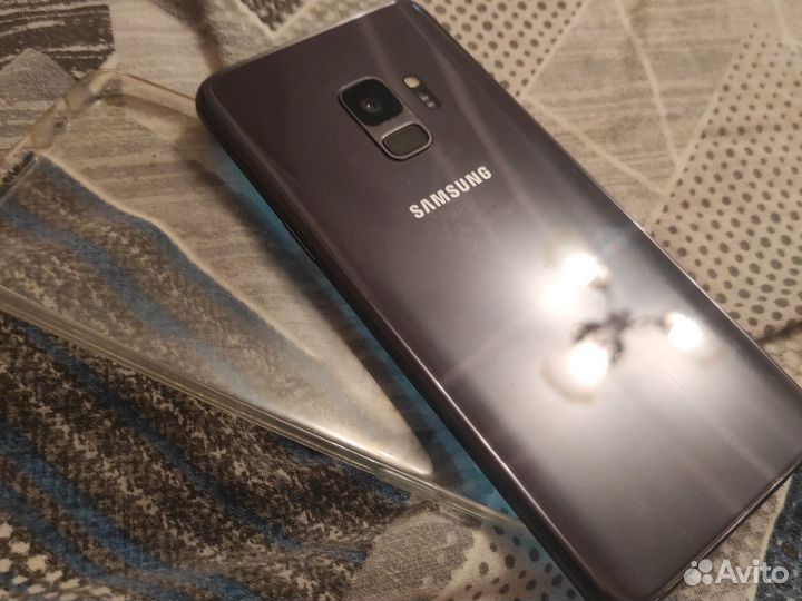 Samsung Galaxy S9, 4/64 ГБ