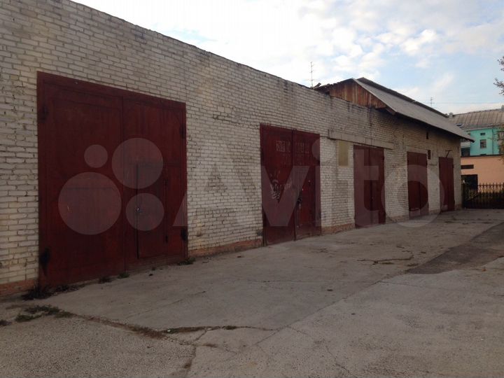 Гараж, > 30 м²