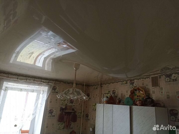 Слив воды с натяжного потолка Пермь