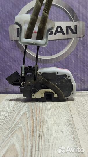 Замок перед двери Nissan teana J32 Прав