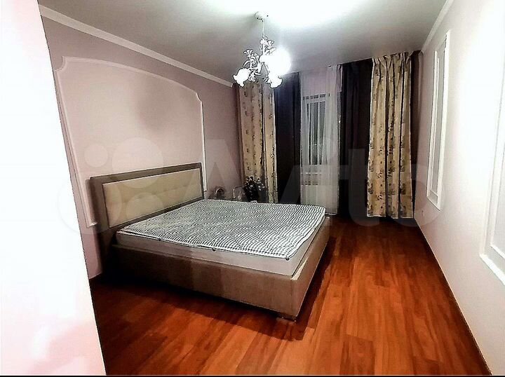 3-к. квартира, 82 м², 8/14 эт.