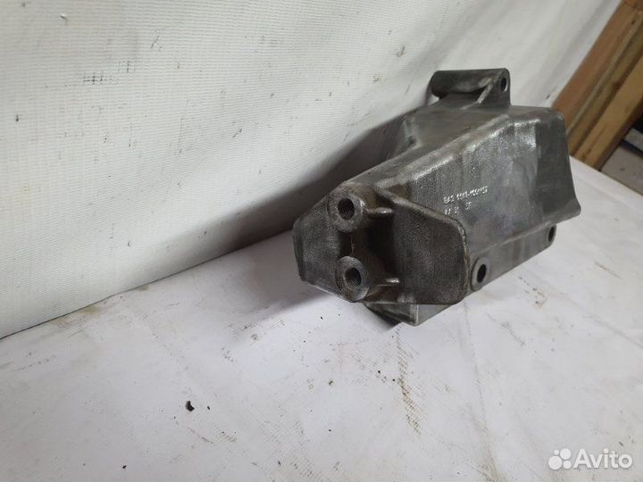 Кронштейн опоры двигателя правый Ваз Гранта седан