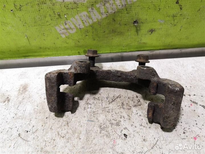 Скоба суппорта заднего бмв Е34