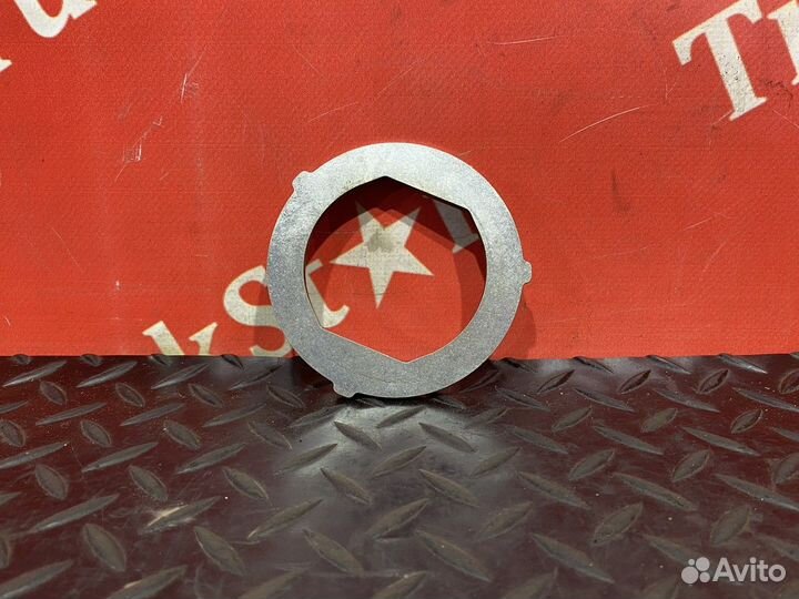 Шайба ступицы передней
