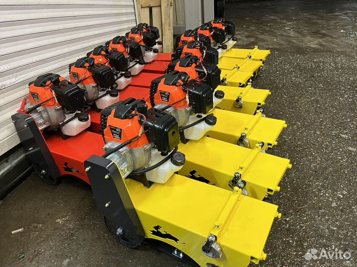 Снегокат с мотором детский