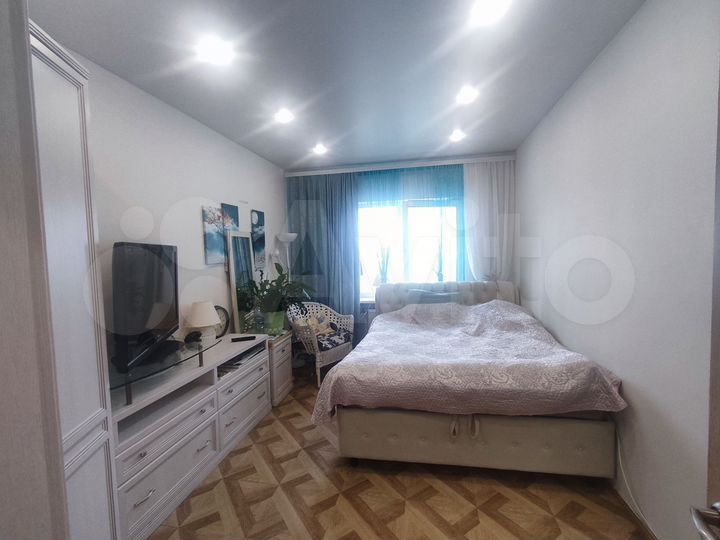 2-к. квартира, 63 м², 8/12 эт.