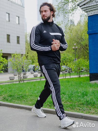 Спортивный костюм Adidas