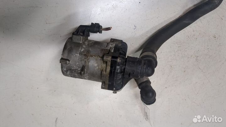 Насос водяной BMW 7 F01, 2011