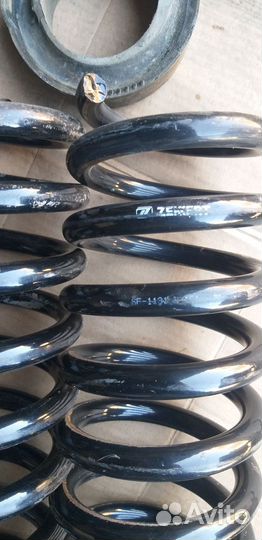 Передние пружины на Mercedes-Benz 210