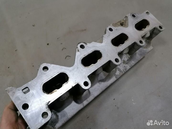 Коллектор впускной K4M Renault Megane II 2003-2009