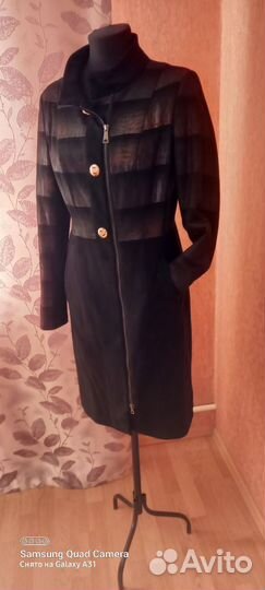 Пальто женское 50размер.Было одето 4 раза