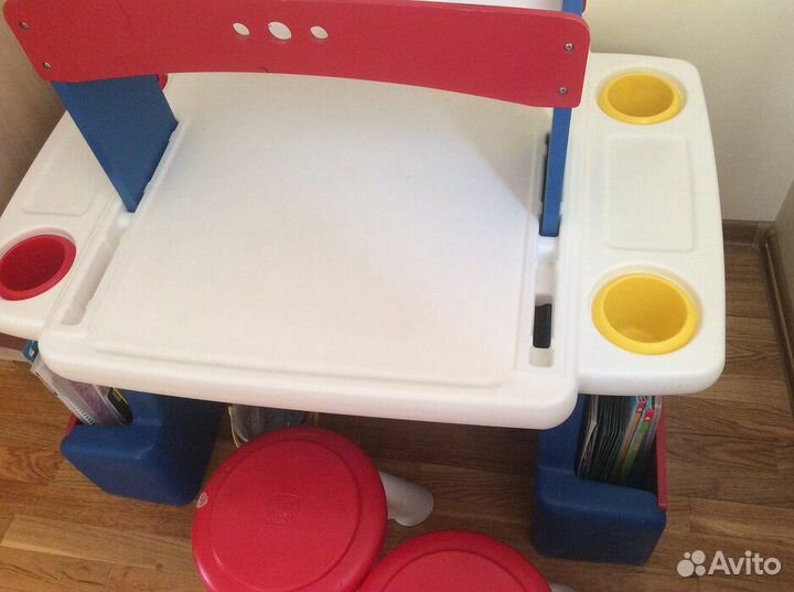 Стол Дуэт step 2 и два табурета