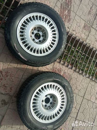 Bridgestone Blizzak Spike-01 205/65 R15