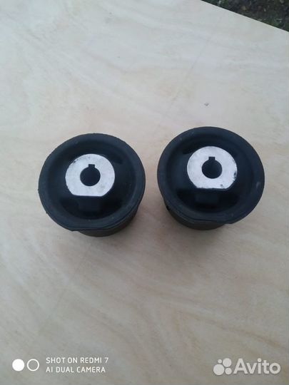 Сайлентблоки переднего моста jeep grand cherokee w