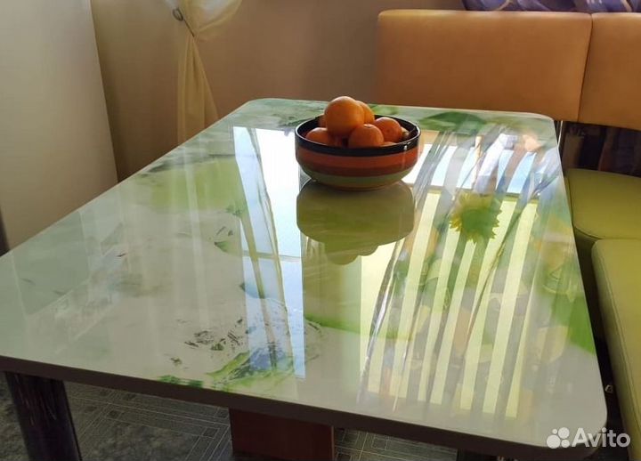 Стеклянная столешница
