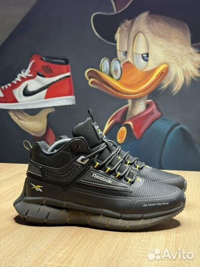 Десисезонные кроссовки Reebok