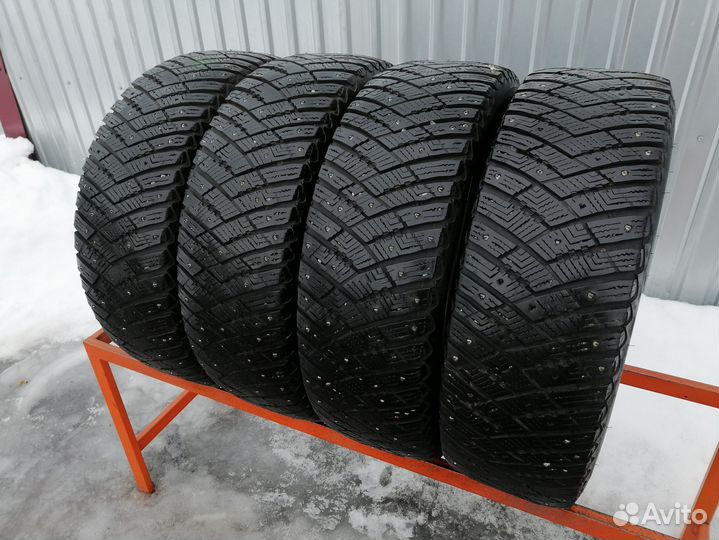 Goodyear Ultragrip Ice Arctic 215/60 R17 89H