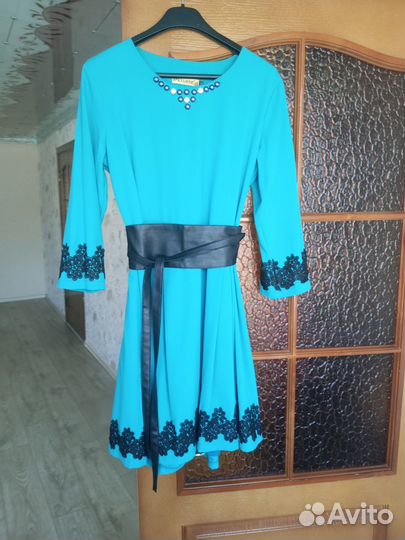 Нарядное женское платье