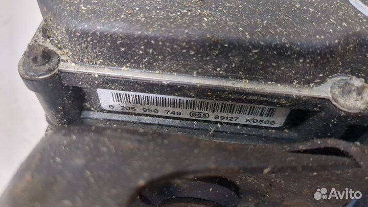 Блок абс, насос Toyota Avensis 3, 2009