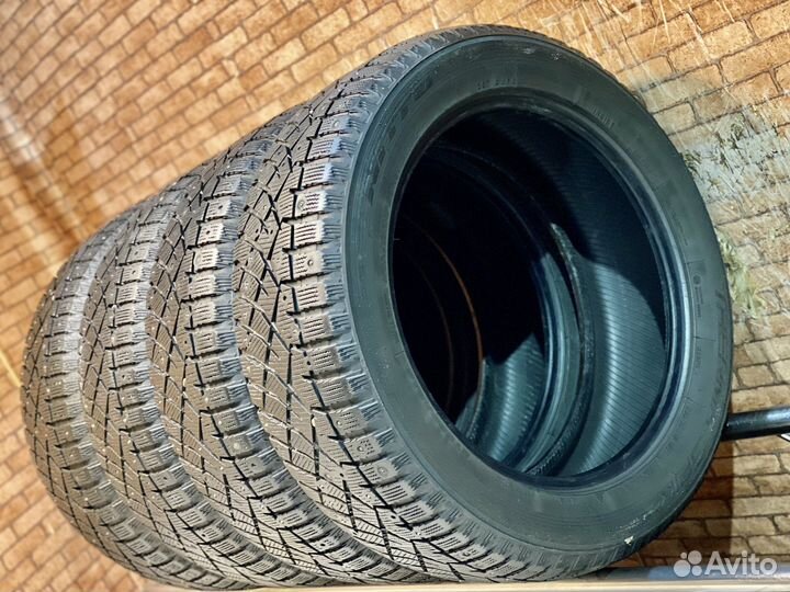 Nitto Therma Spike 235/55 R19 105T