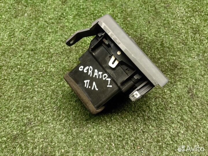 Дефлектор воздушный Kia Cerato