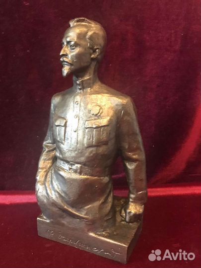 Бюст Дзержинского