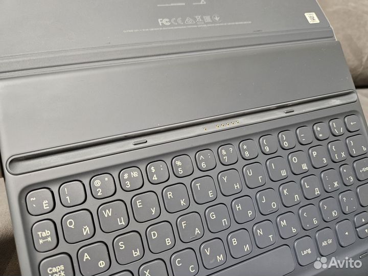 Чехол-клавиатура для планшета Samsung Tab S3