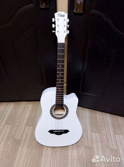 Акустическая гитара