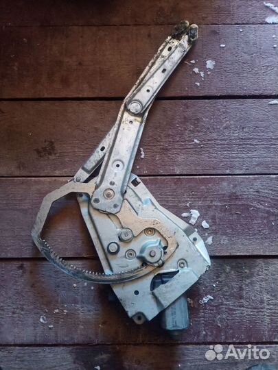 Стеклоподъемник передний правый Opel Omega B рест