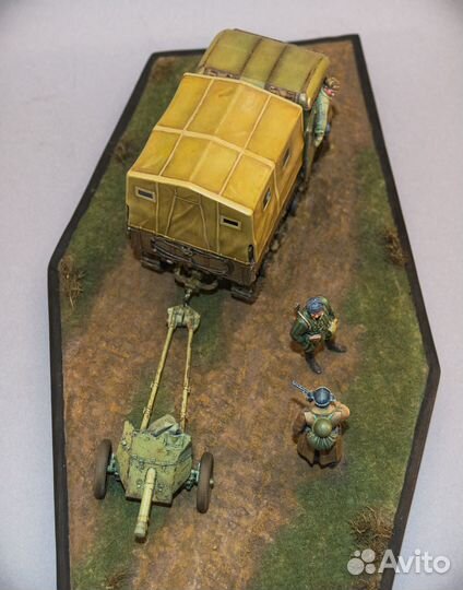 Модель гусеничного тягача стз-5 в масштабе 1/35