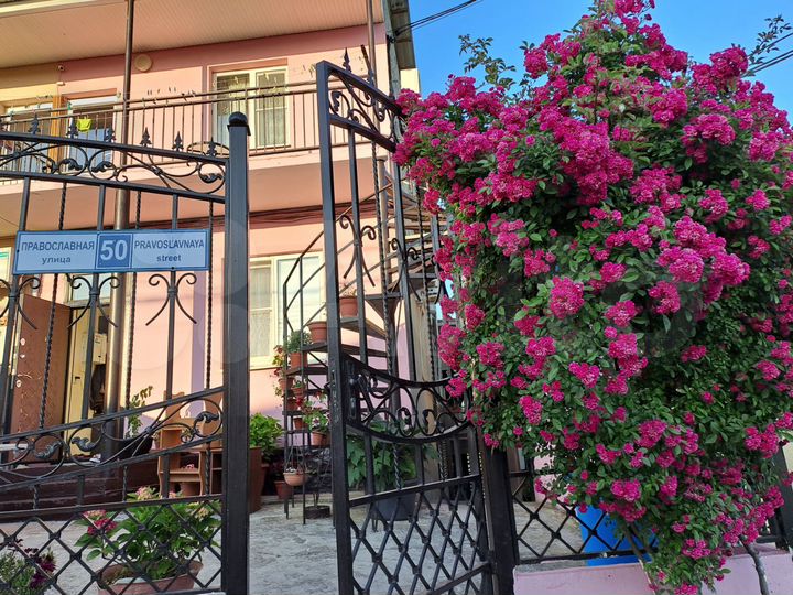 Комната 17 м² в 9-к., 2/3 эт.